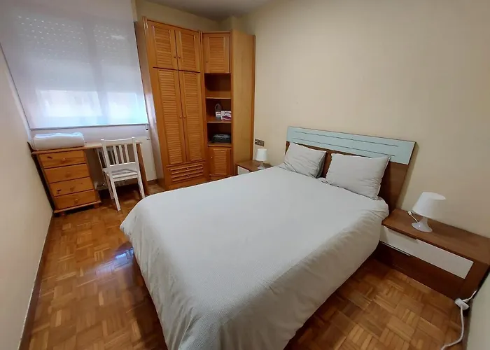 Piso Sencillo Y Acogedor Con Parking Gratuito